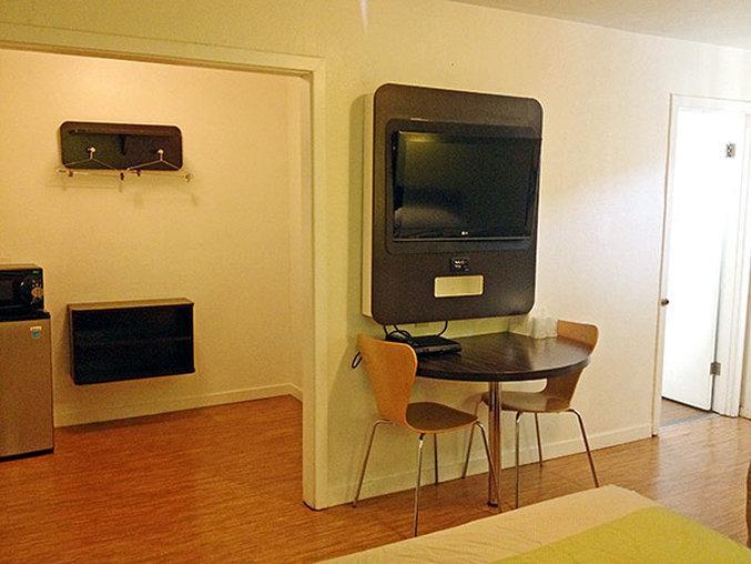 Motel 6 Сан-Рафел Экстерьер фото