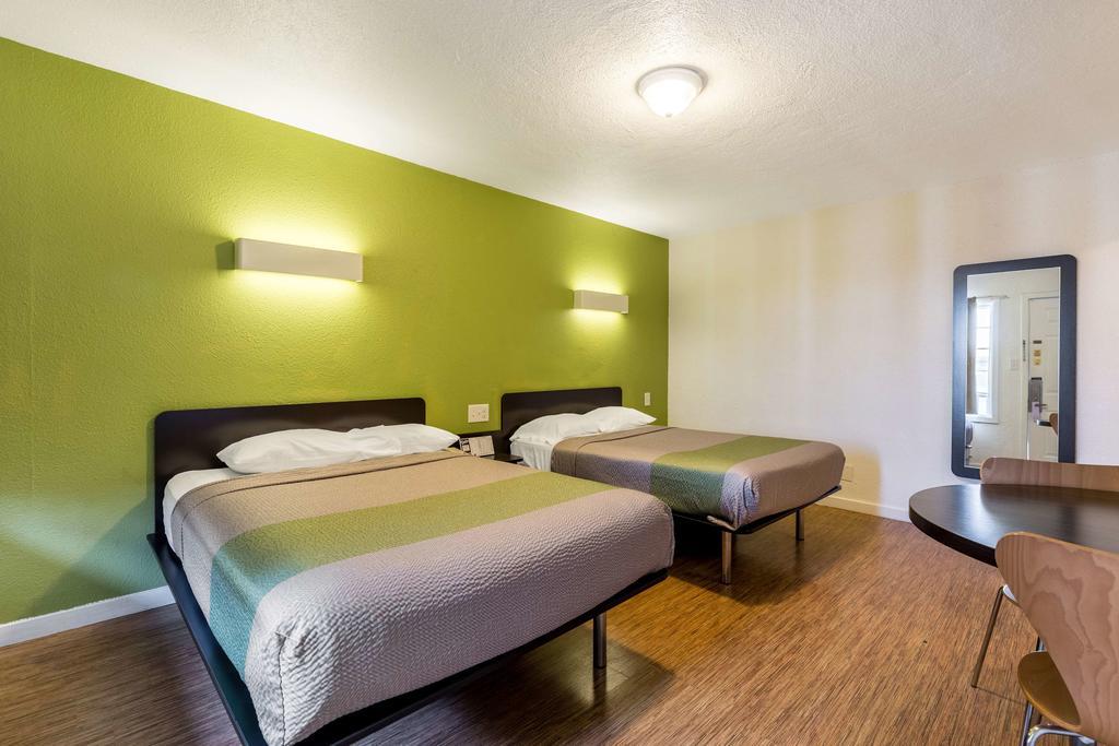 Motel 6 Сан-Рафел Экстерьер фото