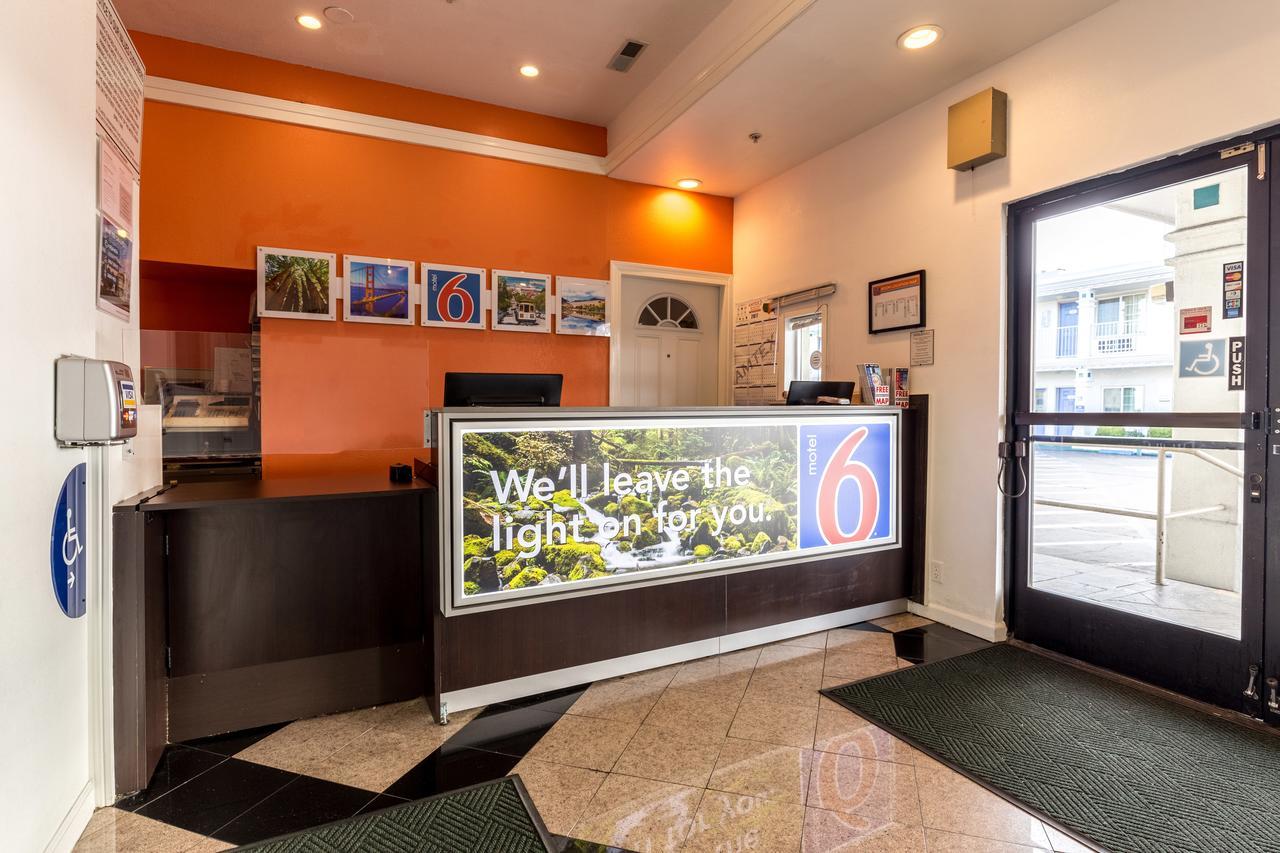 Motel 6 Сан-Рафел Экстерьер фото